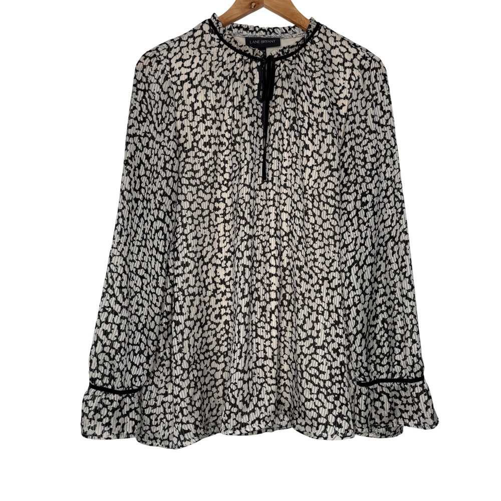 Lane Bryant Womens 14/16 Blouse Black White Abstract Tie‎ Neck Career Chic Top